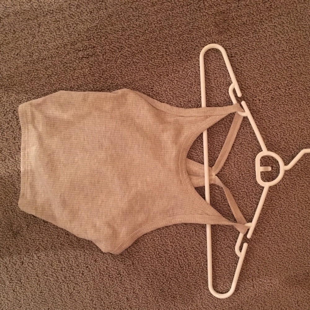 razorback cropped elastic tank top